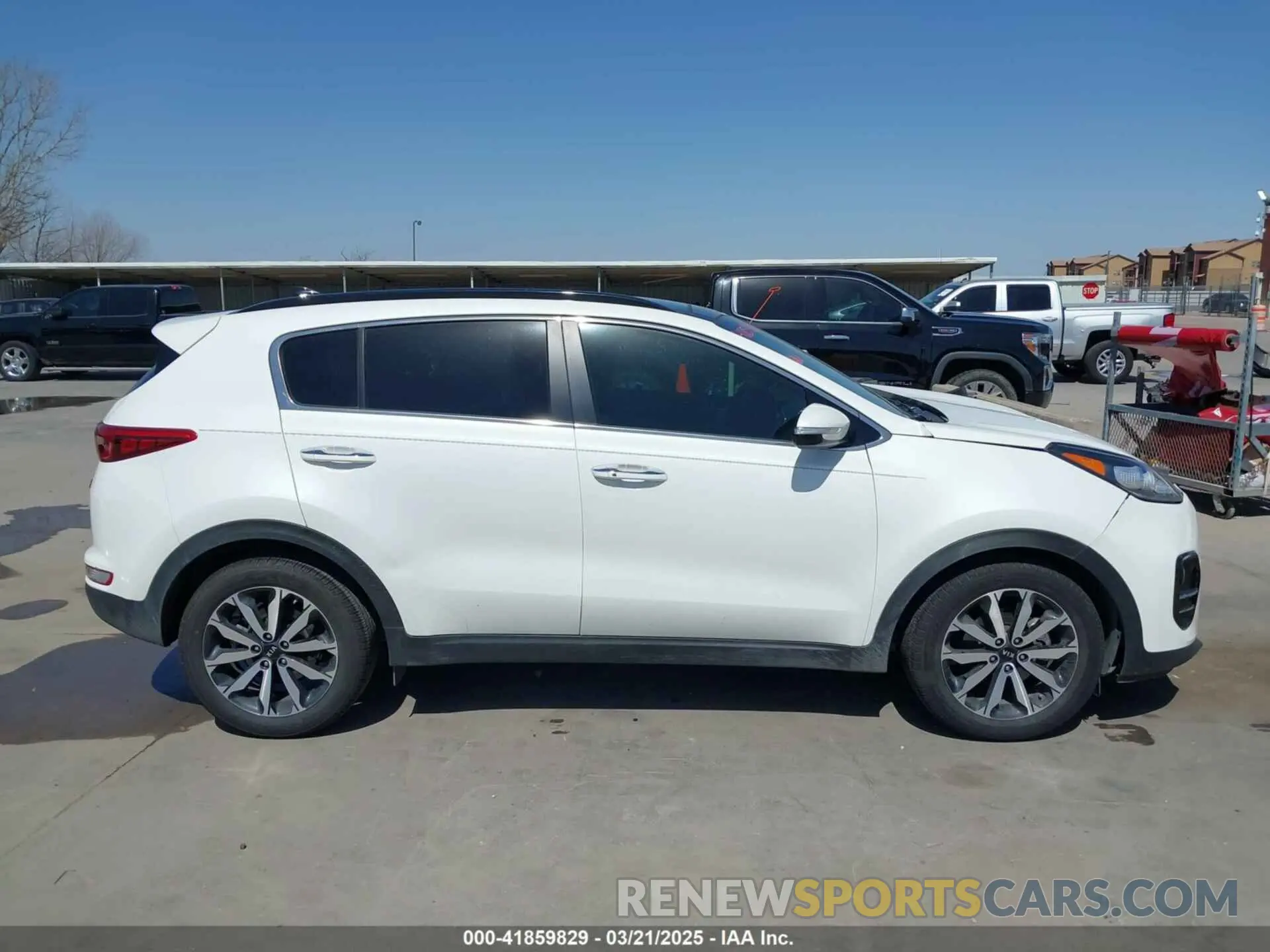 13 Photograph of a damaged car KNDPN3AC7K7516022 KIA SPORTAGE 2019