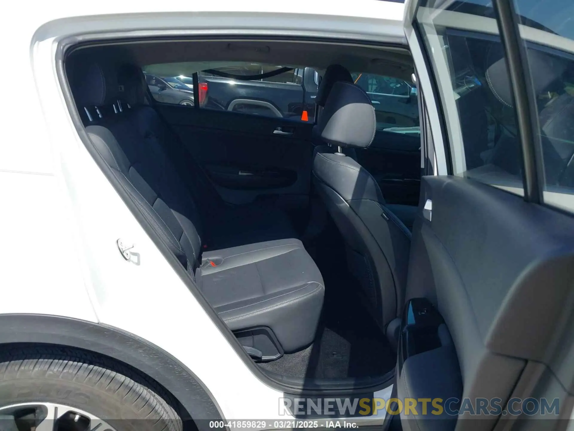 8 Photograph of a damaged car KNDPN3AC7K7516022 KIA SPORTAGE 2019