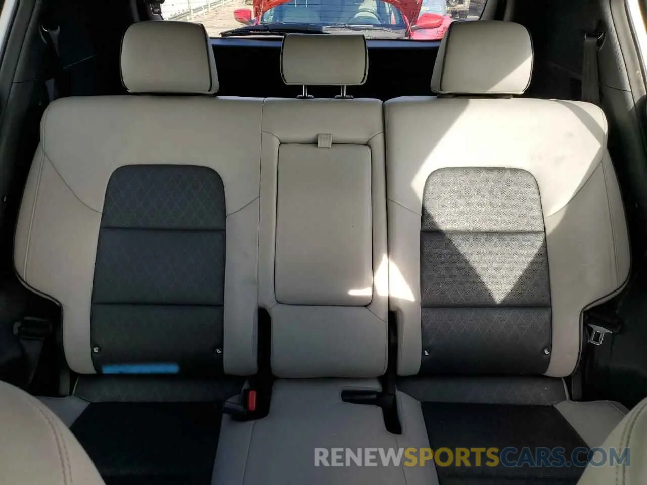 10 Photograph of a damaged car KNDPN3AC9K7618373 KIA SPORTAGE 2019
