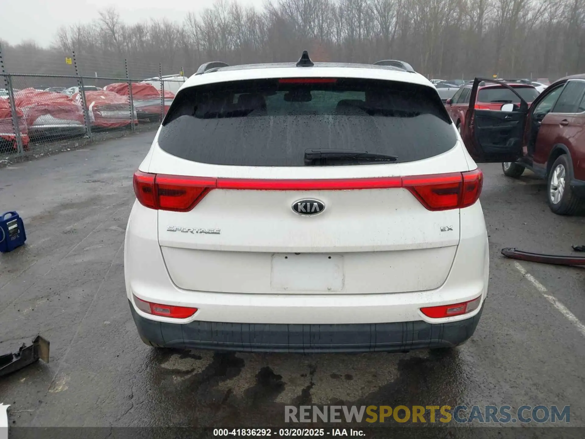 17 Photograph of a damaged car KNDPNCAC0K7534426 KIA SPORTAGE 2019