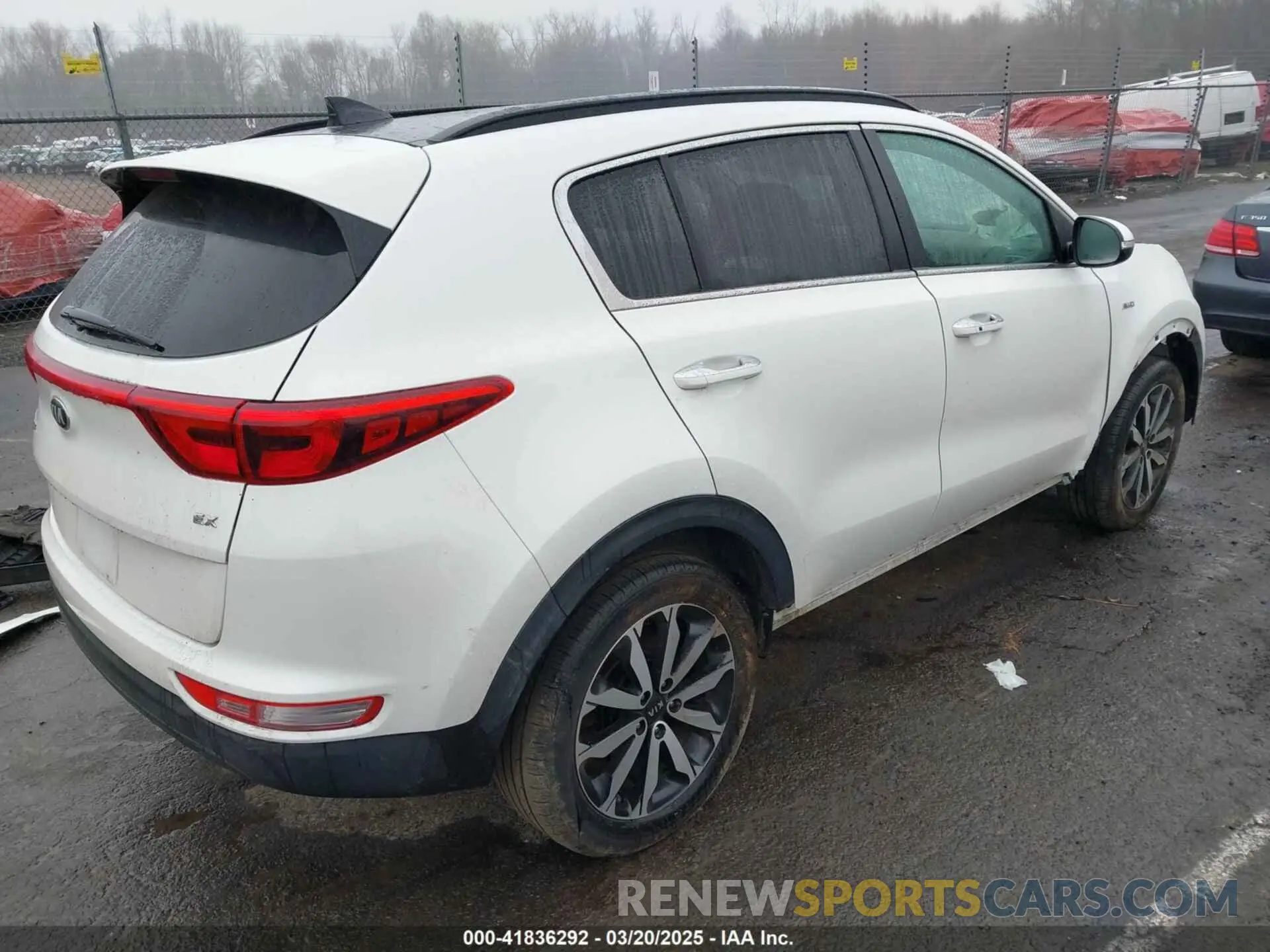 4 Photograph of a damaged car KNDPNCAC0K7534426 KIA SPORTAGE 2019
