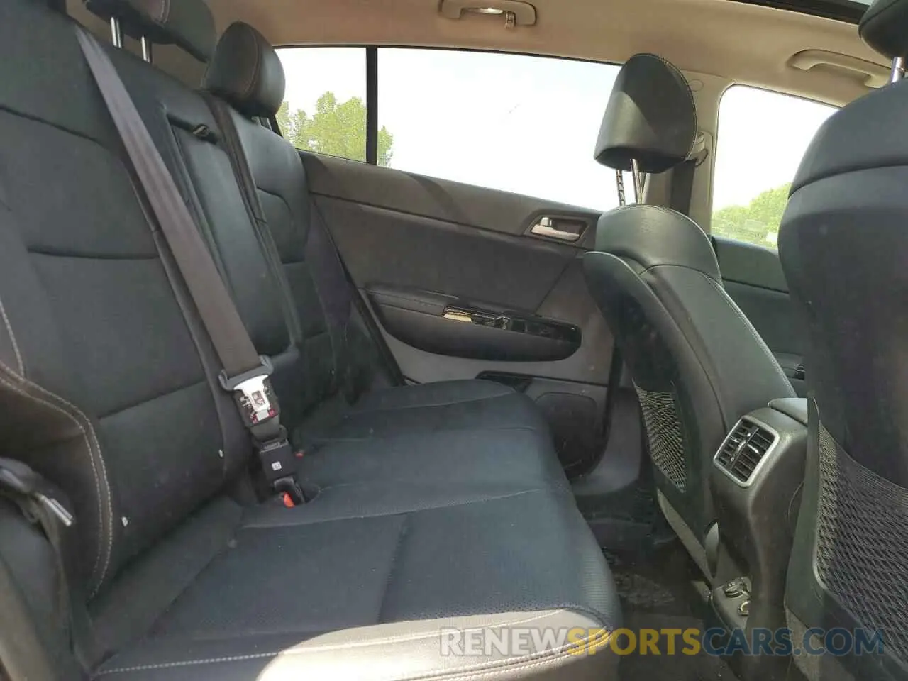 11 Photograph of a damaged car KNDPNCAC0K7571900 KIA SPORTAGE 2019