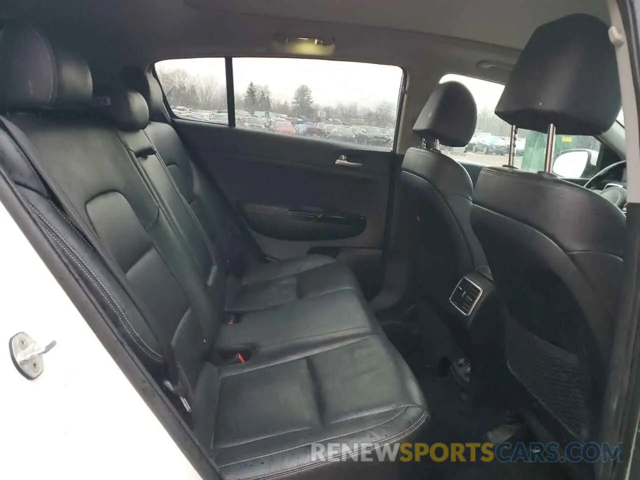 11 Photograph of a damaged car KNDPNCAC3K7571213 KIA SPORTAGE 2019