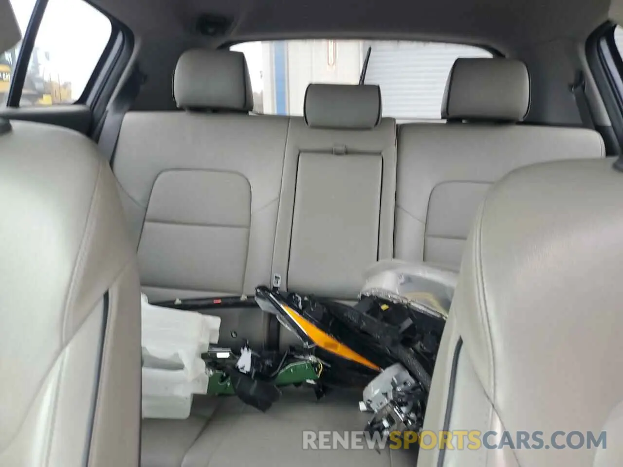 10 Photograph of a damaged car KNDPNCAC4K7499762 KIA SPORTAGE 2019