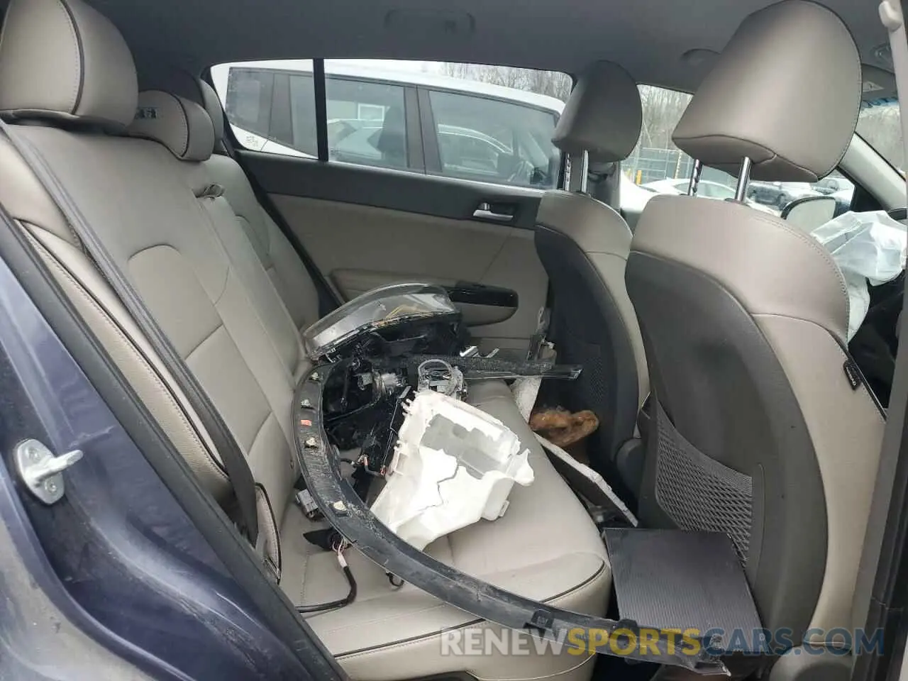 11 Photograph of a damaged car KNDPNCAC4K7499762 KIA SPORTAGE 2019