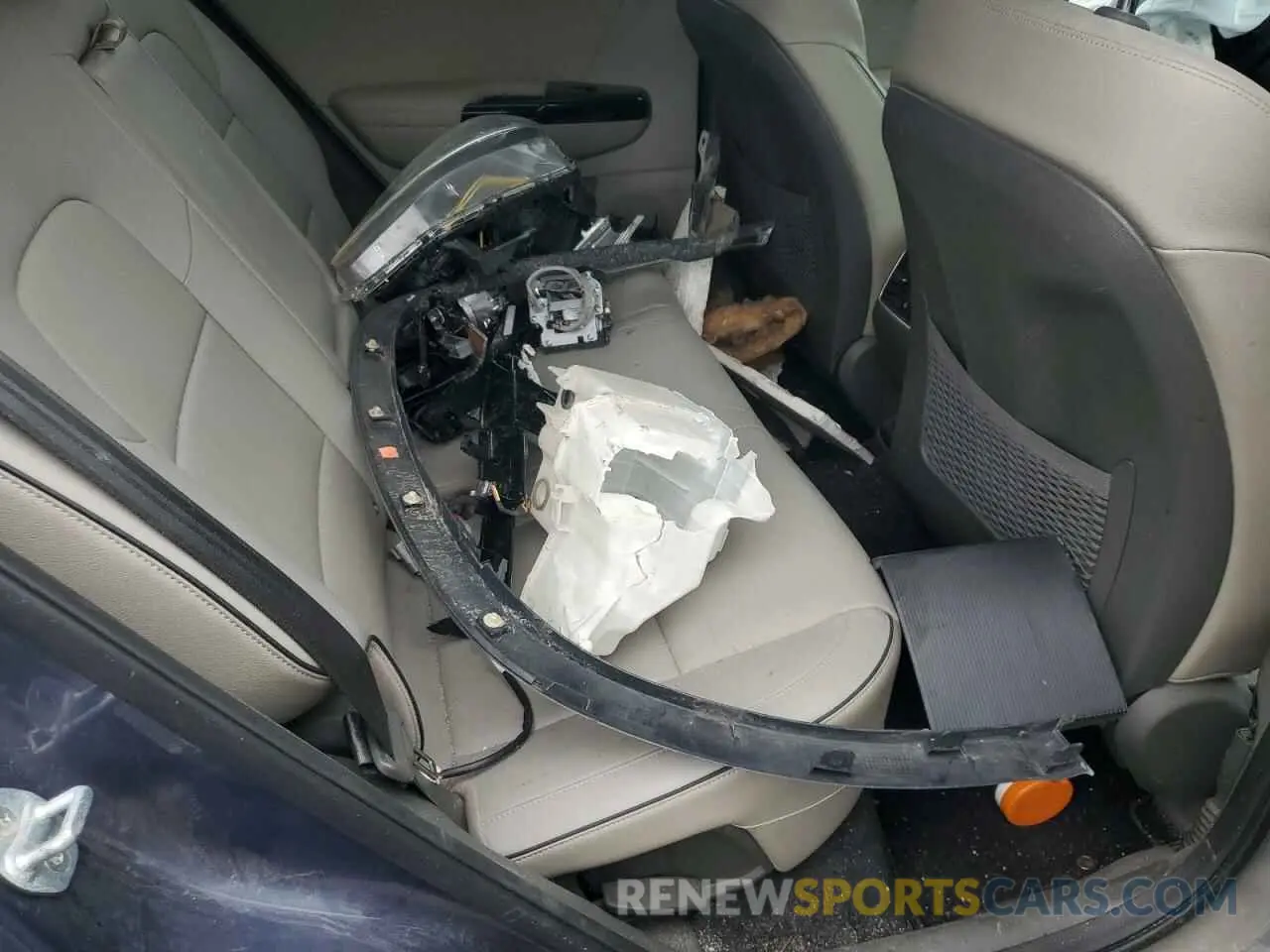 13 Photograph of a damaged car KNDPNCAC4K7499762 KIA SPORTAGE 2019