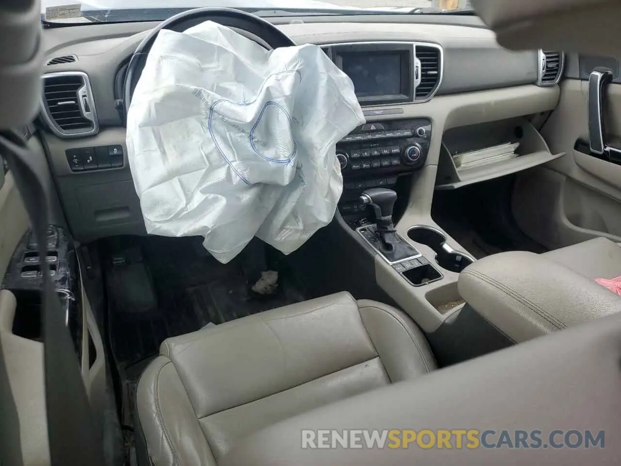8 Photograph of a damaged car KNDPNCAC4K7499762 KIA SPORTAGE 2019