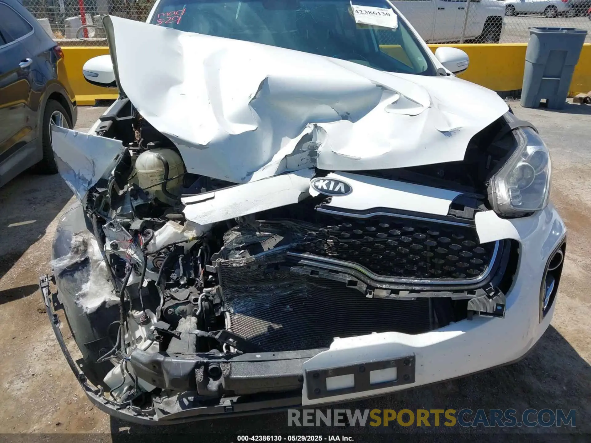 18 Photograph of a damaged car KNDPNCAC4K7507973 KIA SPORTAGE 2019