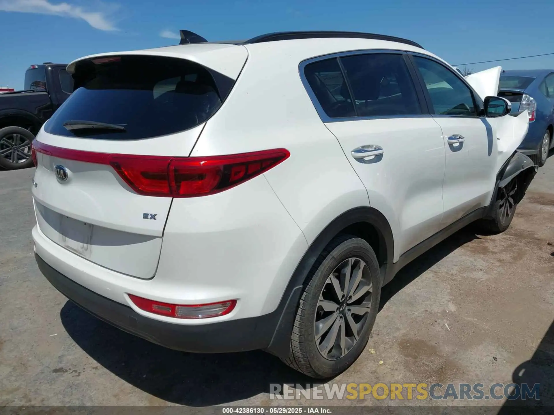 4 Photograph of a damaged car KNDPNCAC4K7507973 KIA SPORTAGE 2019