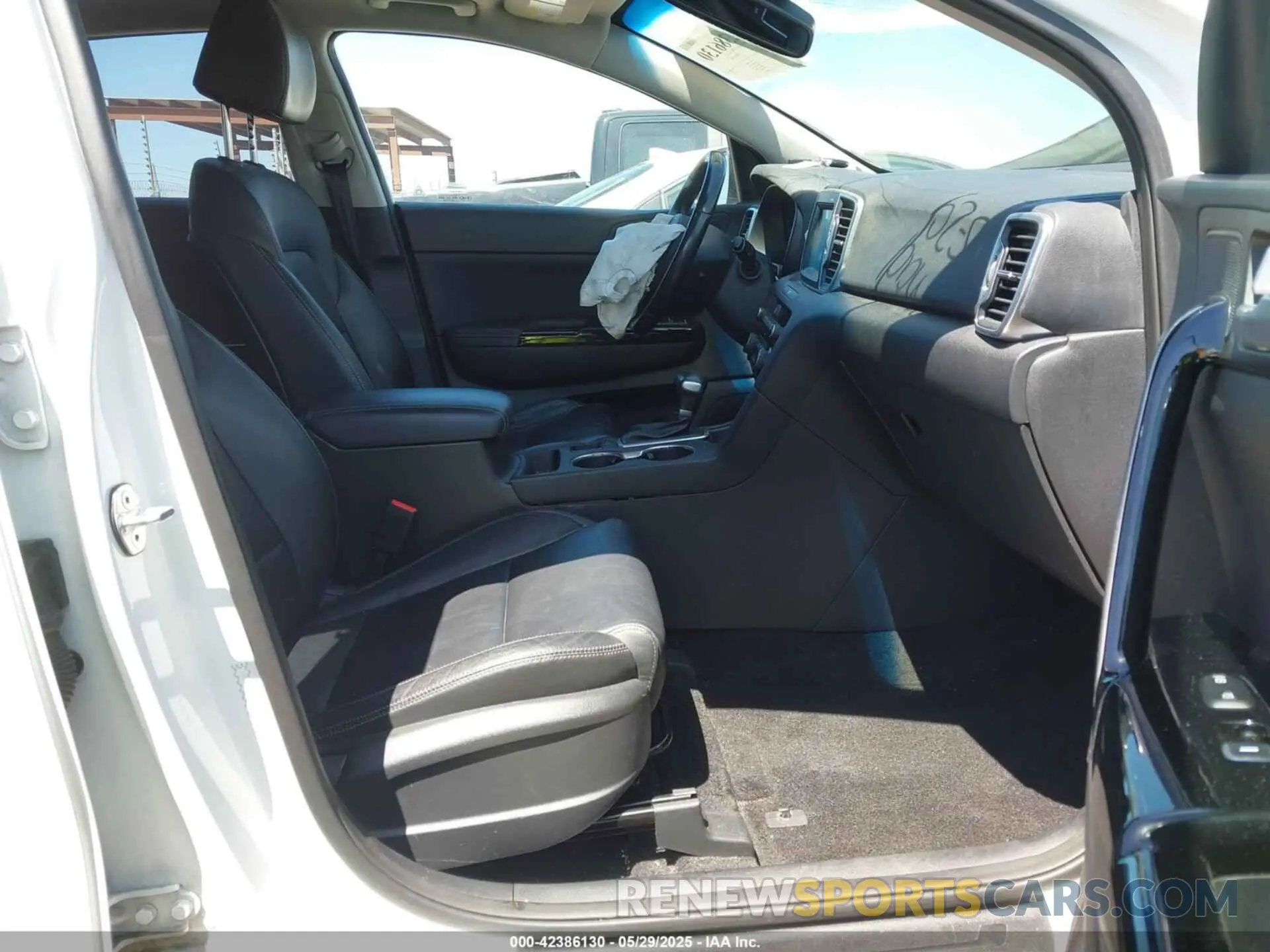 5 Photograph of a damaged car KNDPNCAC4K7507973 KIA SPORTAGE 2019