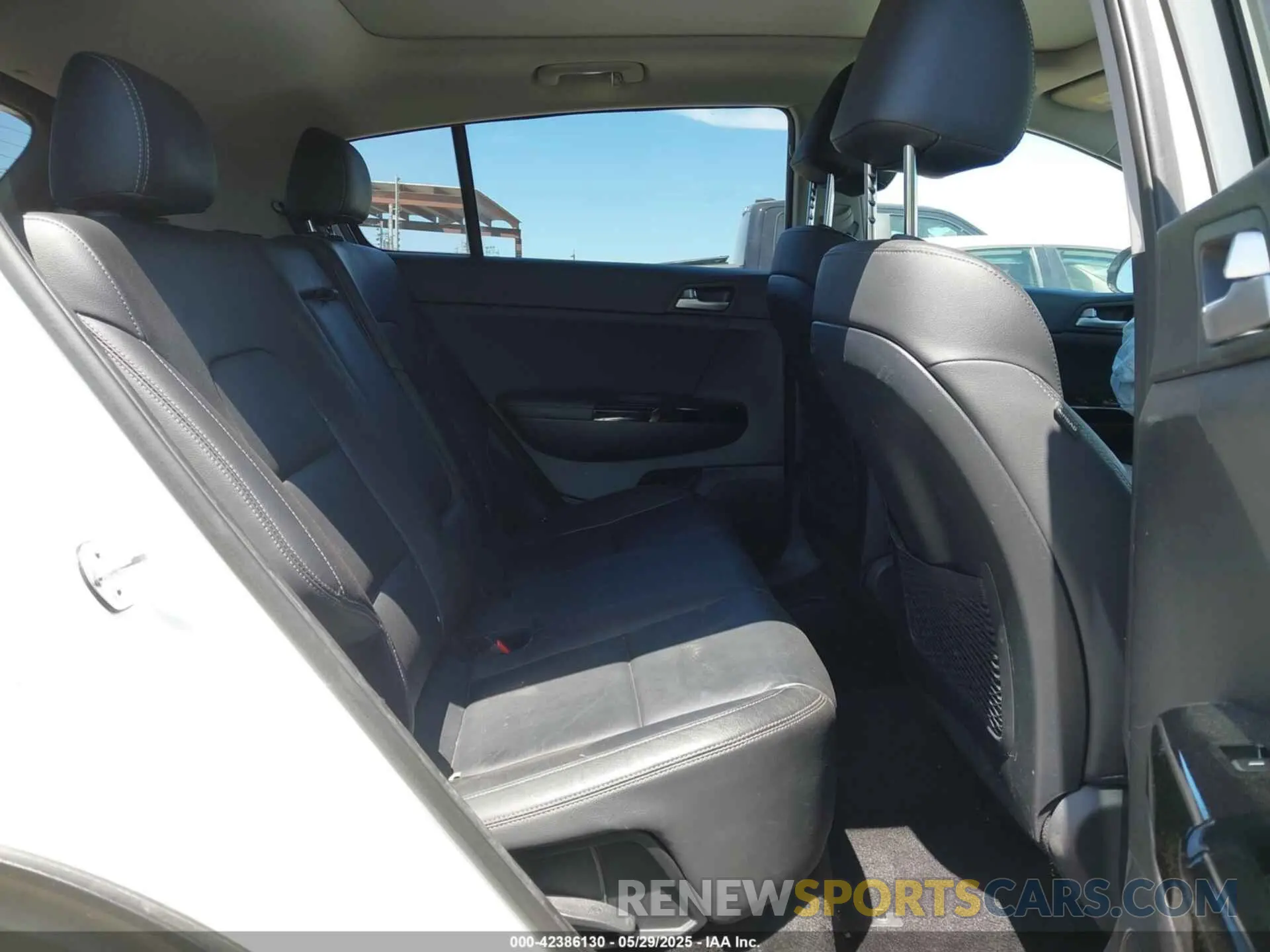 8 Photograph of a damaged car KNDPNCAC4K7507973 KIA SPORTAGE 2019