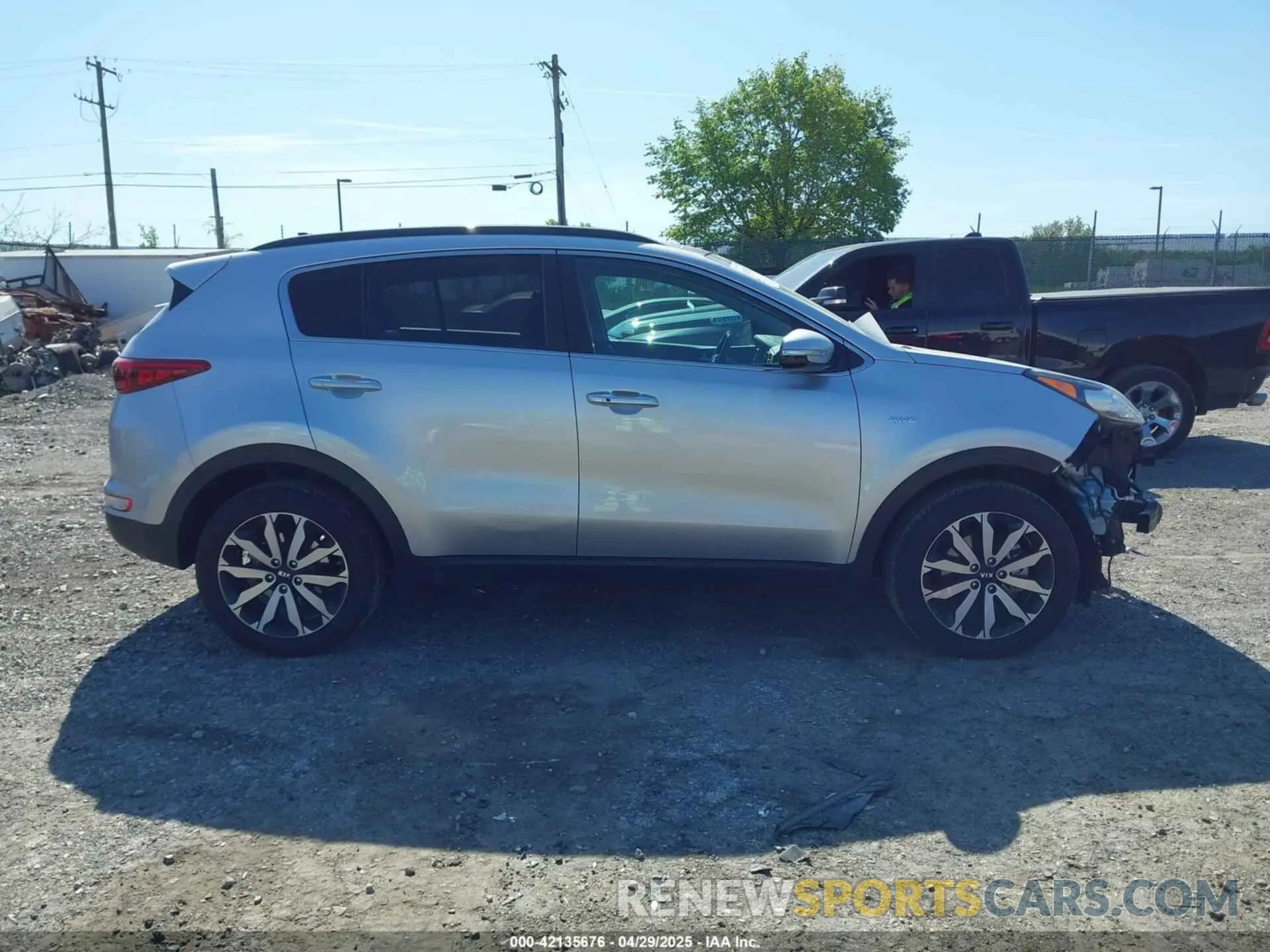 12 Photograph of a damaged car KNDPNCAC4K7535031 KIA SPORTAGE 2019