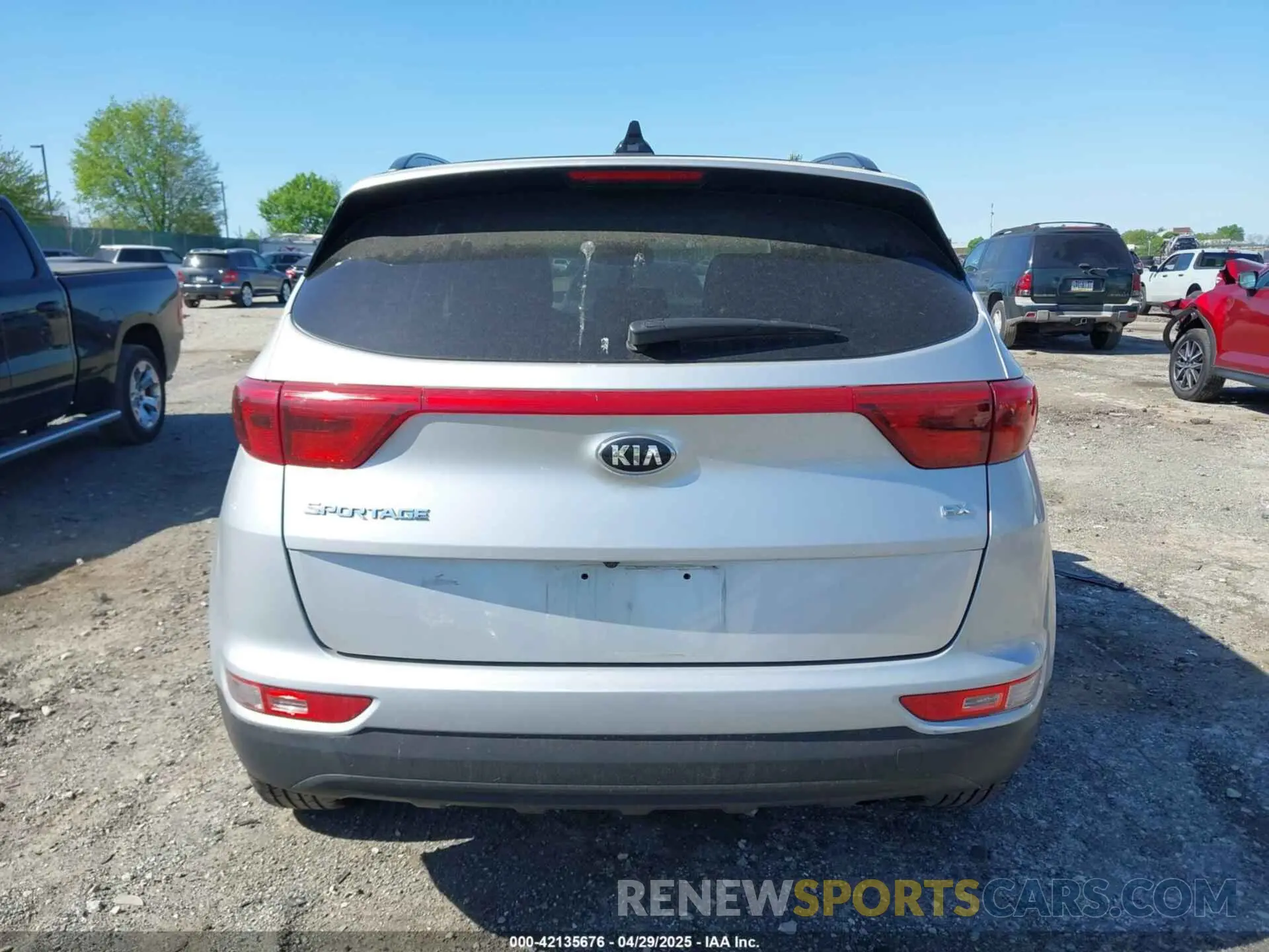 15 Photograph of a damaged car KNDPNCAC4K7535031 KIA SPORTAGE 2019