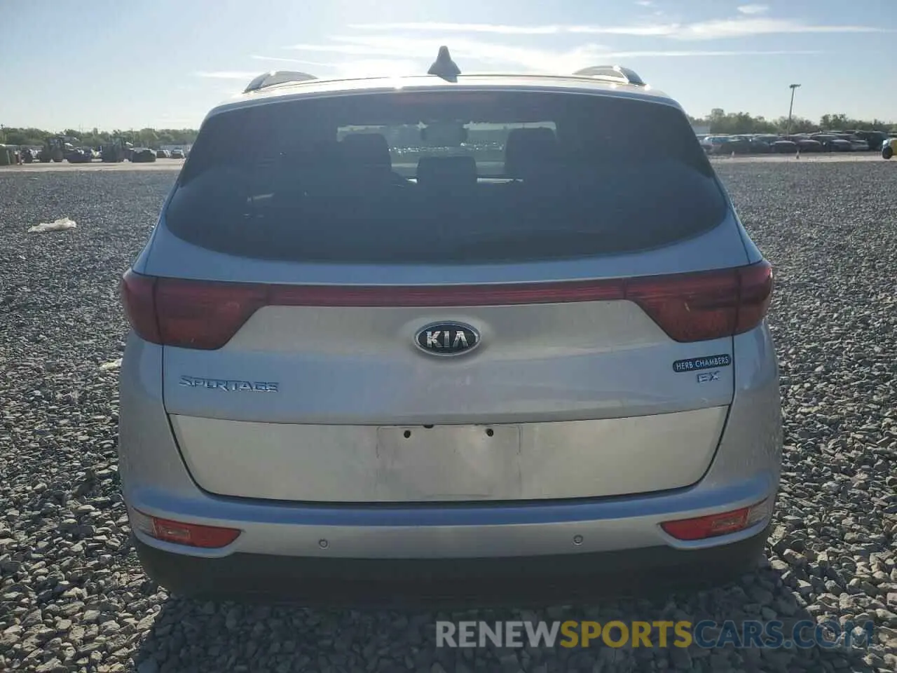 6 Photograph of a damaged car KNDPNCAC7K7579363 KIA SPORTAGE 2019