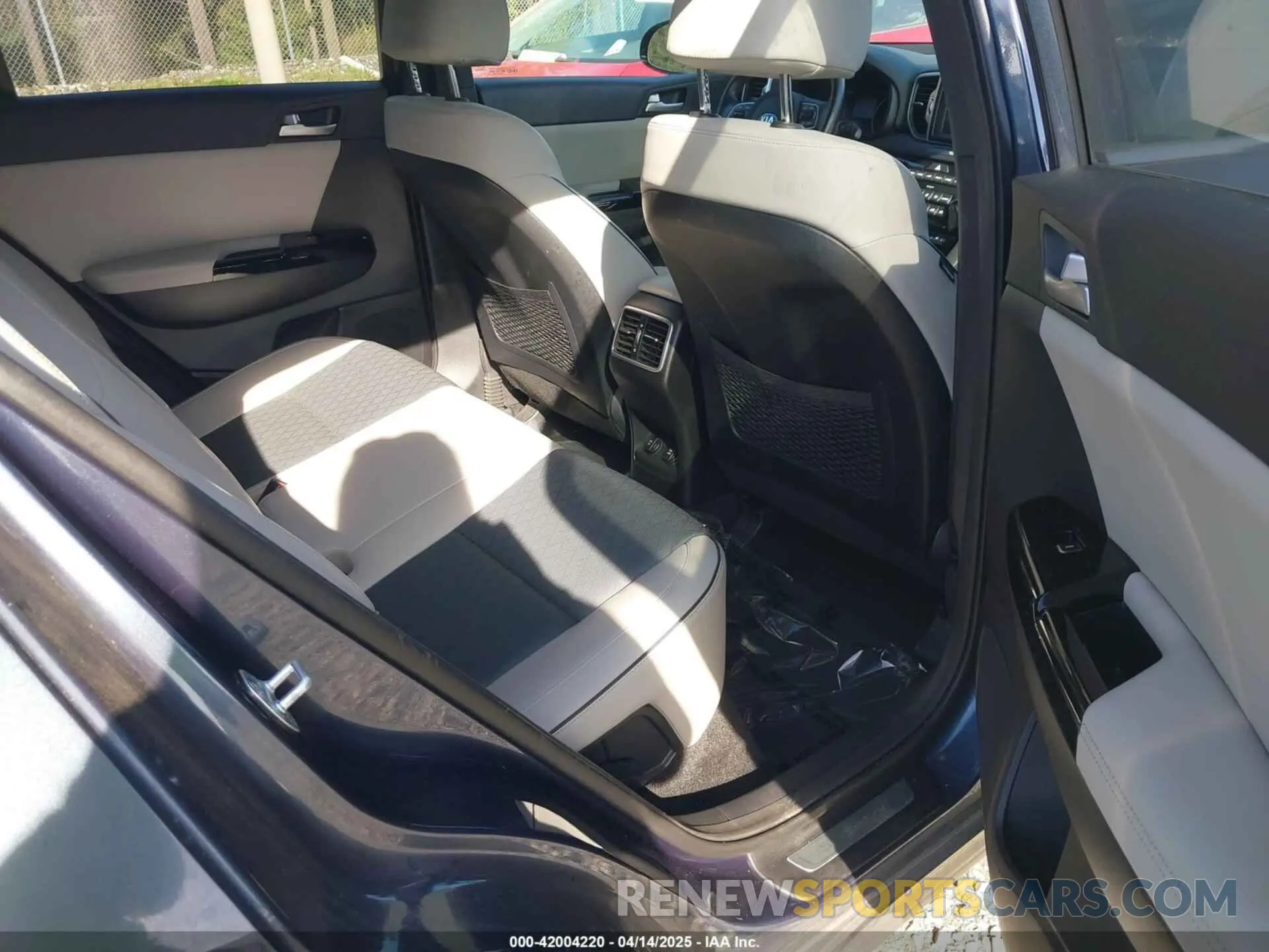 8 Photograph of a damaged car KNDPNCAC7K7615908 KIA SPORTAGE 2019