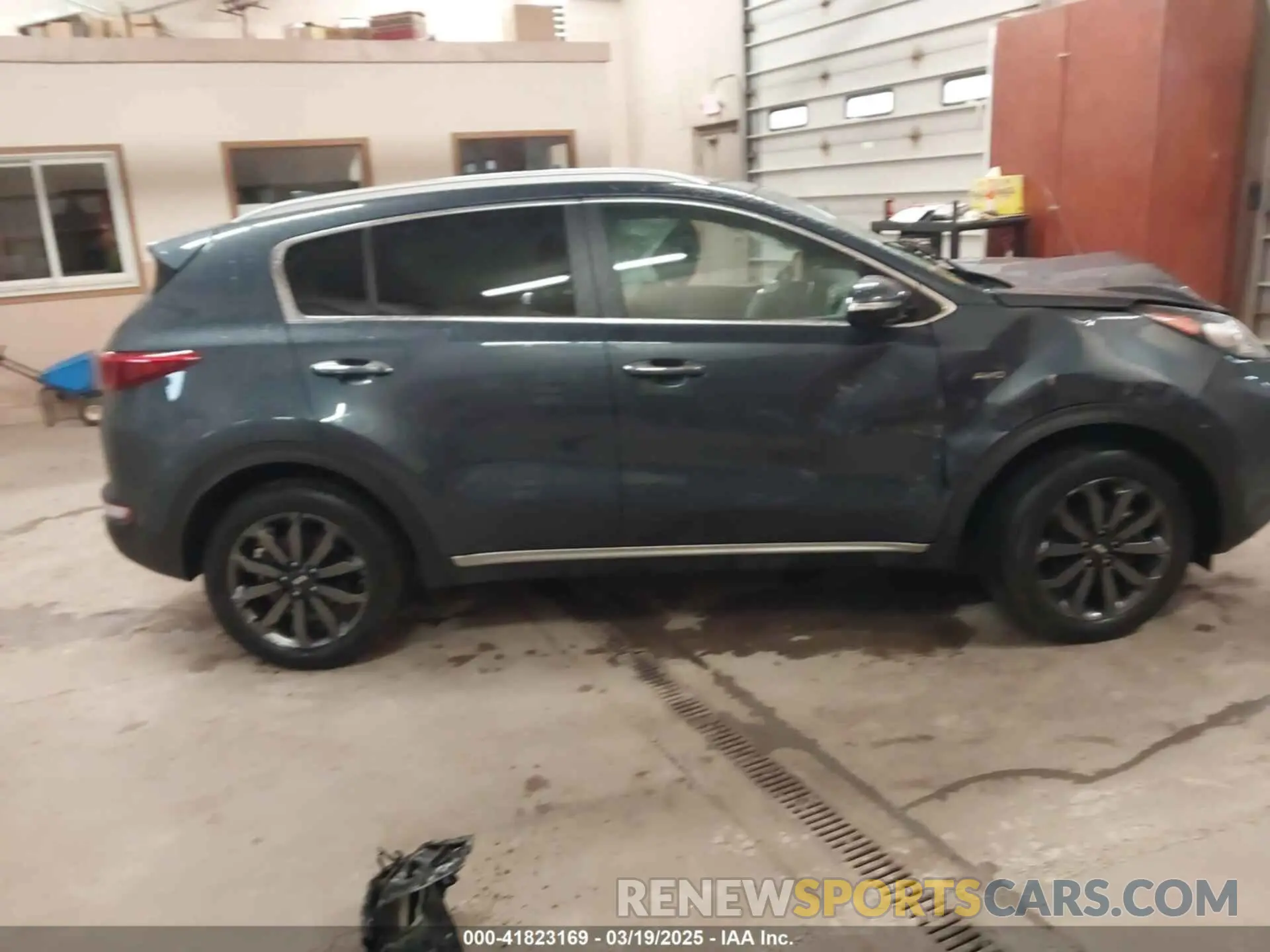 13 Photograph of a damaged car KNDPNCAC8K7567108 KIA SPORTAGE 2019
