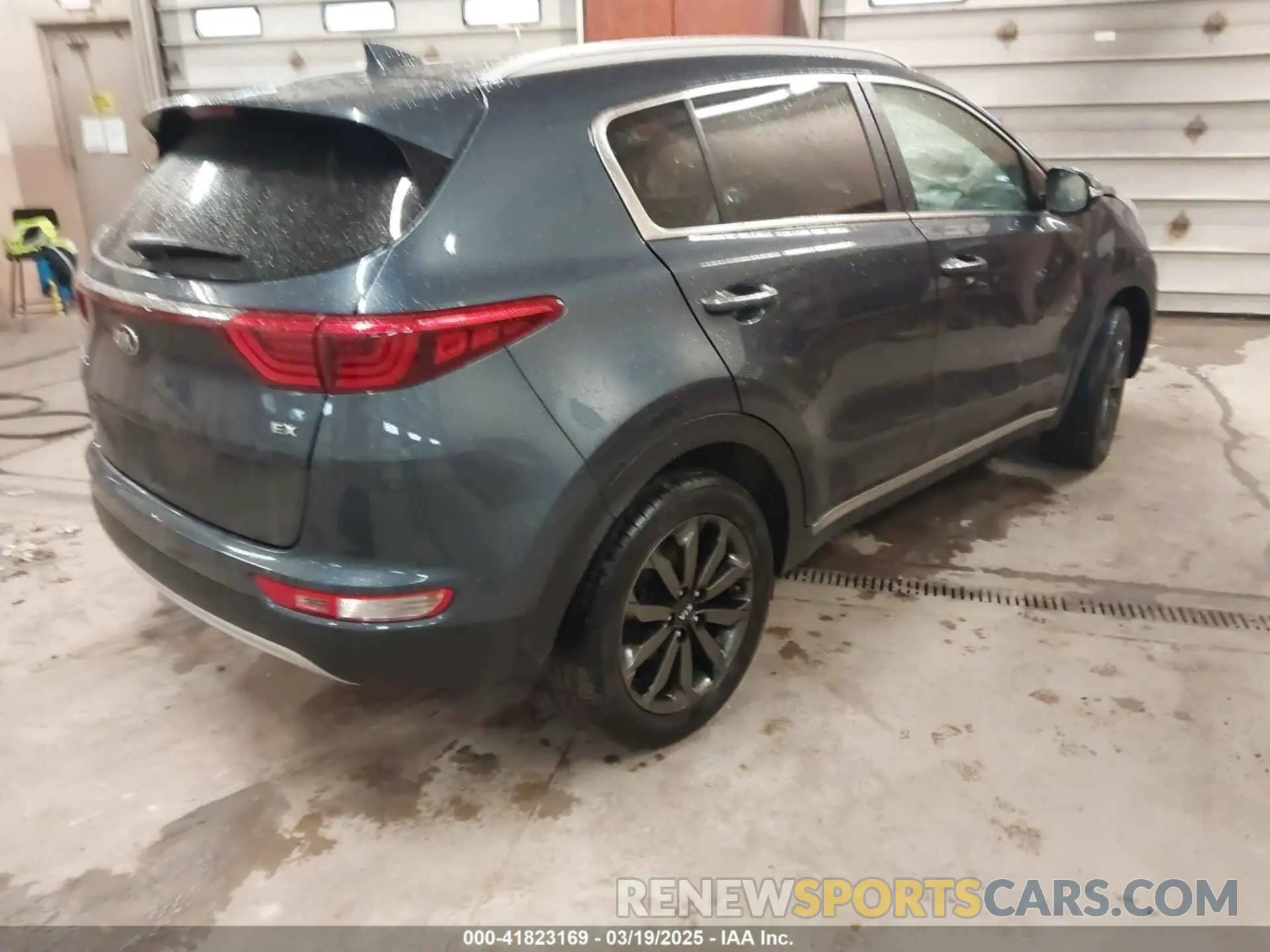4 Photograph of a damaged car KNDPNCAC8K7567108 KIA SPORTAGE 2019