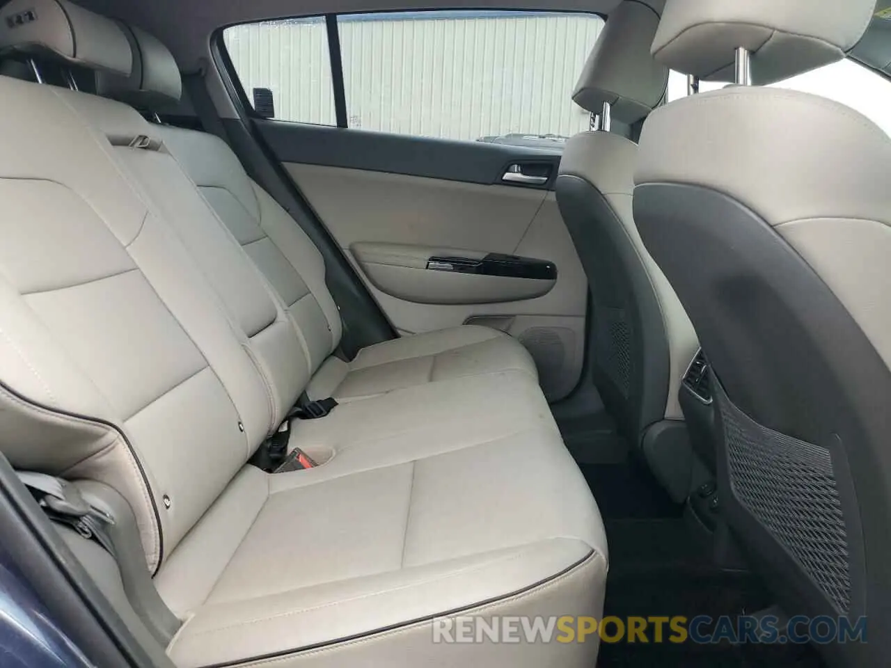 10 Photograph of a damaged car KNDPNCAC8K7585950 KIA SPORTAGE 2019