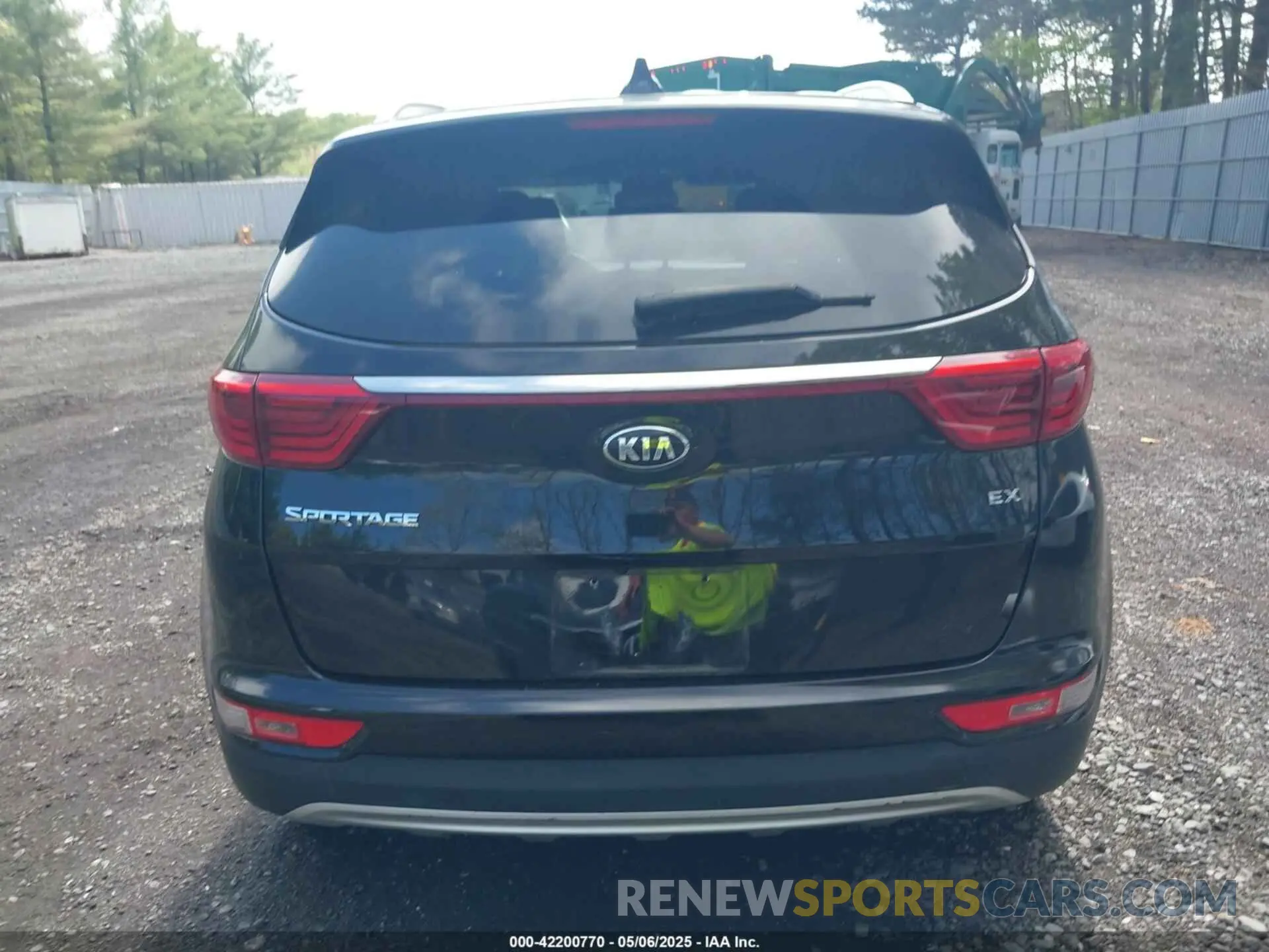 16 Photograph of a damaged car KNDPNCAC9K7528981 KIA SPORTAGE 2019