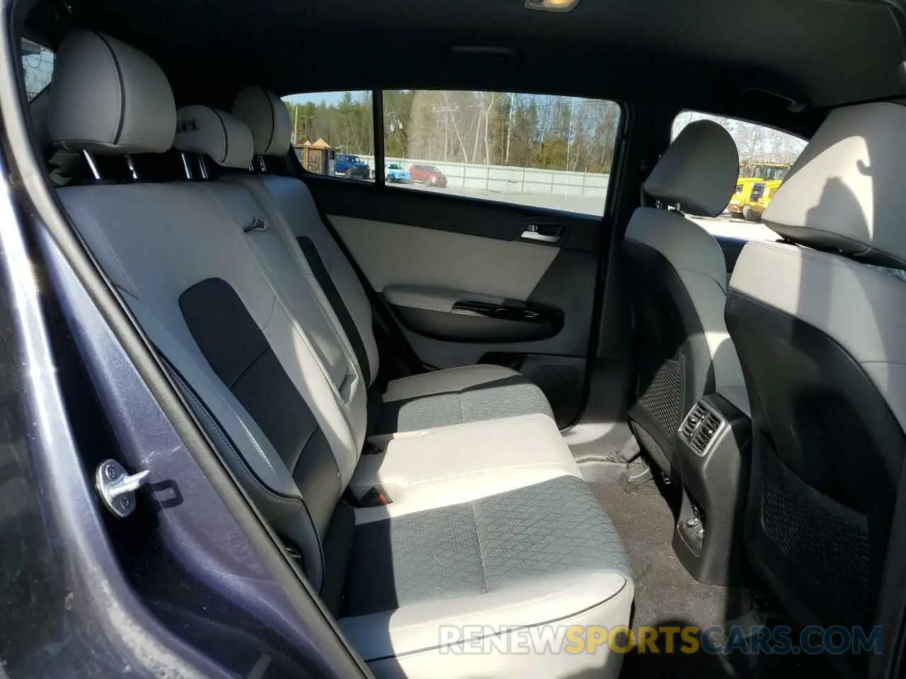 11 Photograph of a damaged car KNDPNCAC9K7533792 KIA SPORTAGE 2019