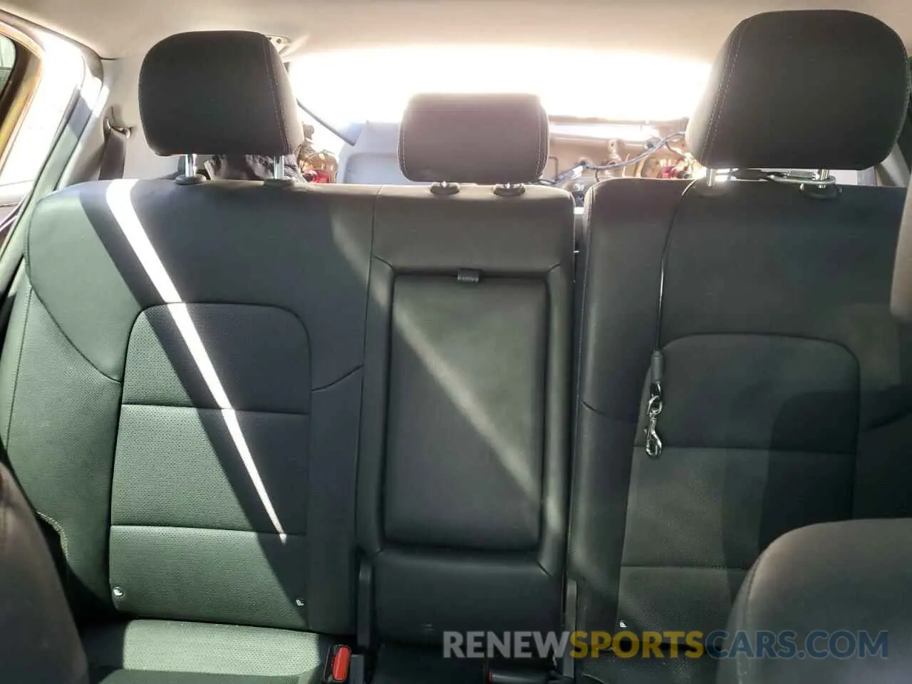 10 Photograph of a damaged car KNDPR3A63K7533818 KIA SPORTAGE 2019