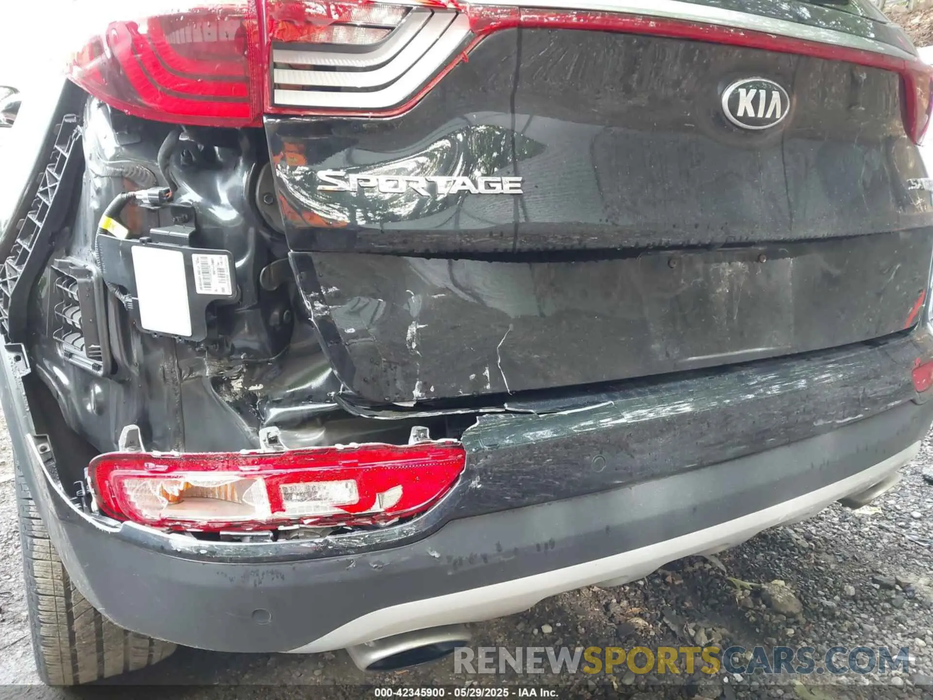 21 Photograph of a damaged car KNDPRCA62K7616978 KIA SPORTAGE 2019