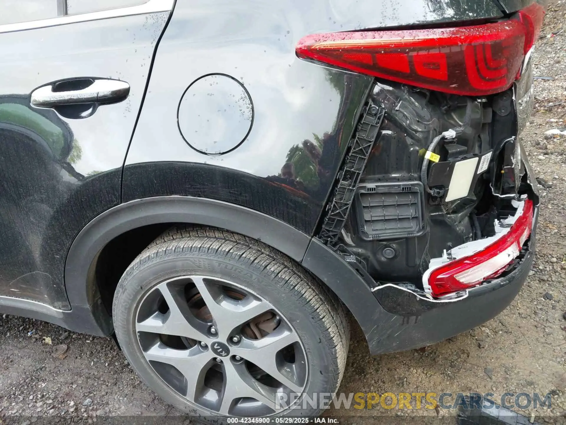 6 Photograph of a damaged car KNDPRCA62K7616978 KIA SPORTAGE 2019