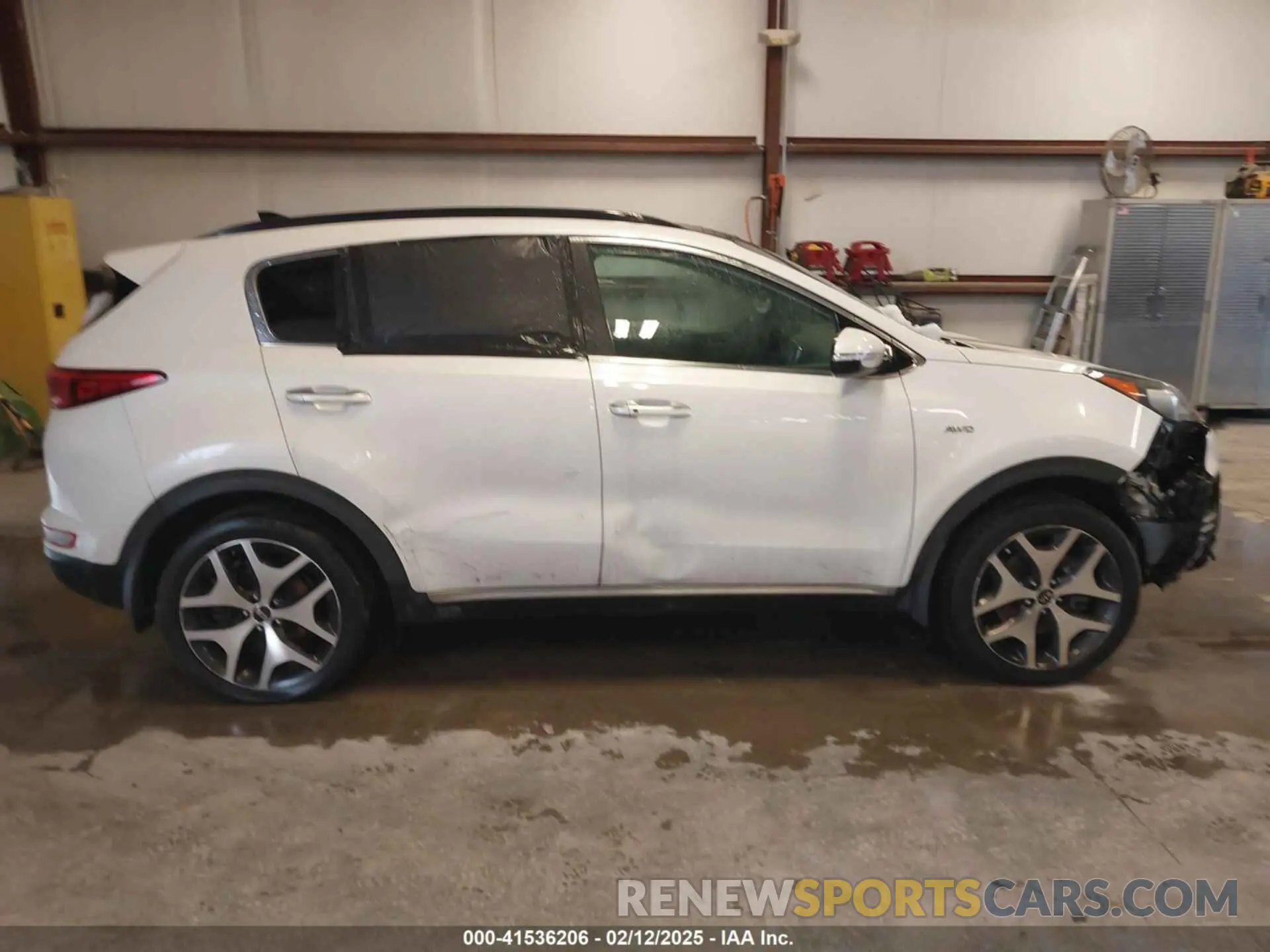 13 Photograph of a damaged car KNDPRCA6XK7619563 KIA SPORTAGE 2019