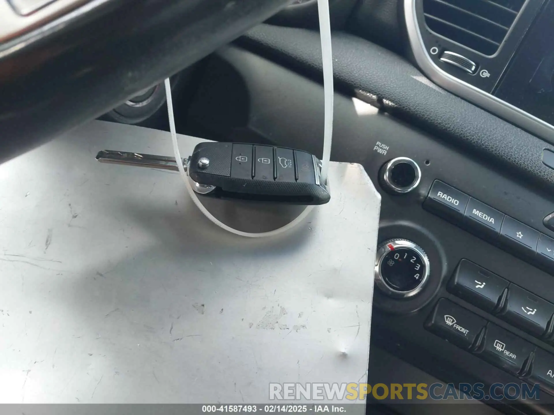11 Photograph of a damaged car KNDP63AC0L7706050 KIA SPORTAGE 2020