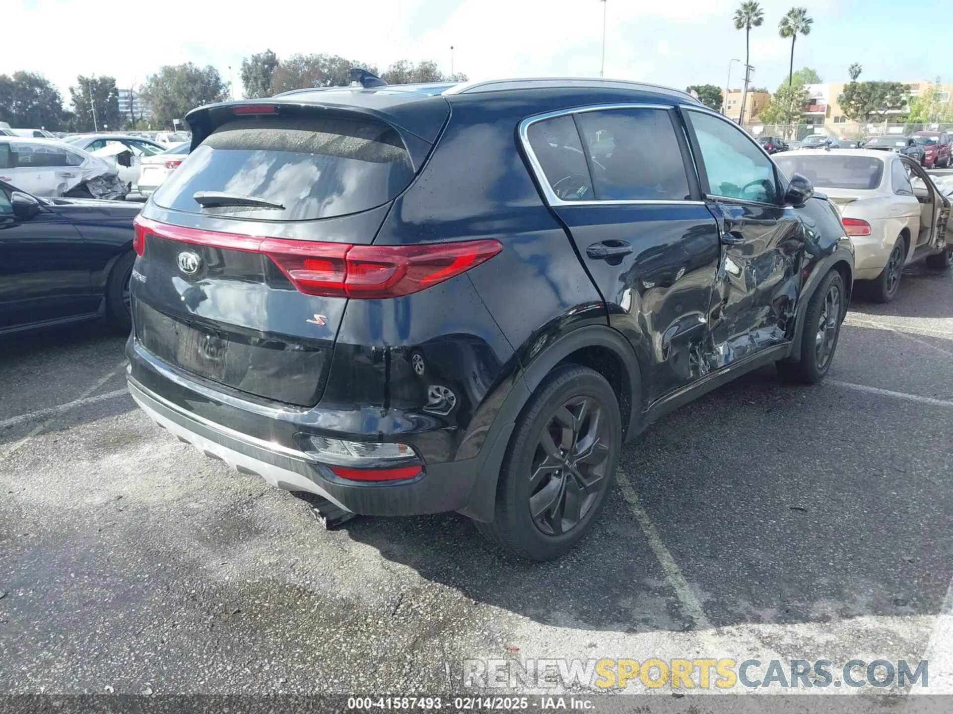 4 Photograph of a damaged car KNDP63AC0L7706050 KIA SPORTAGE 2020