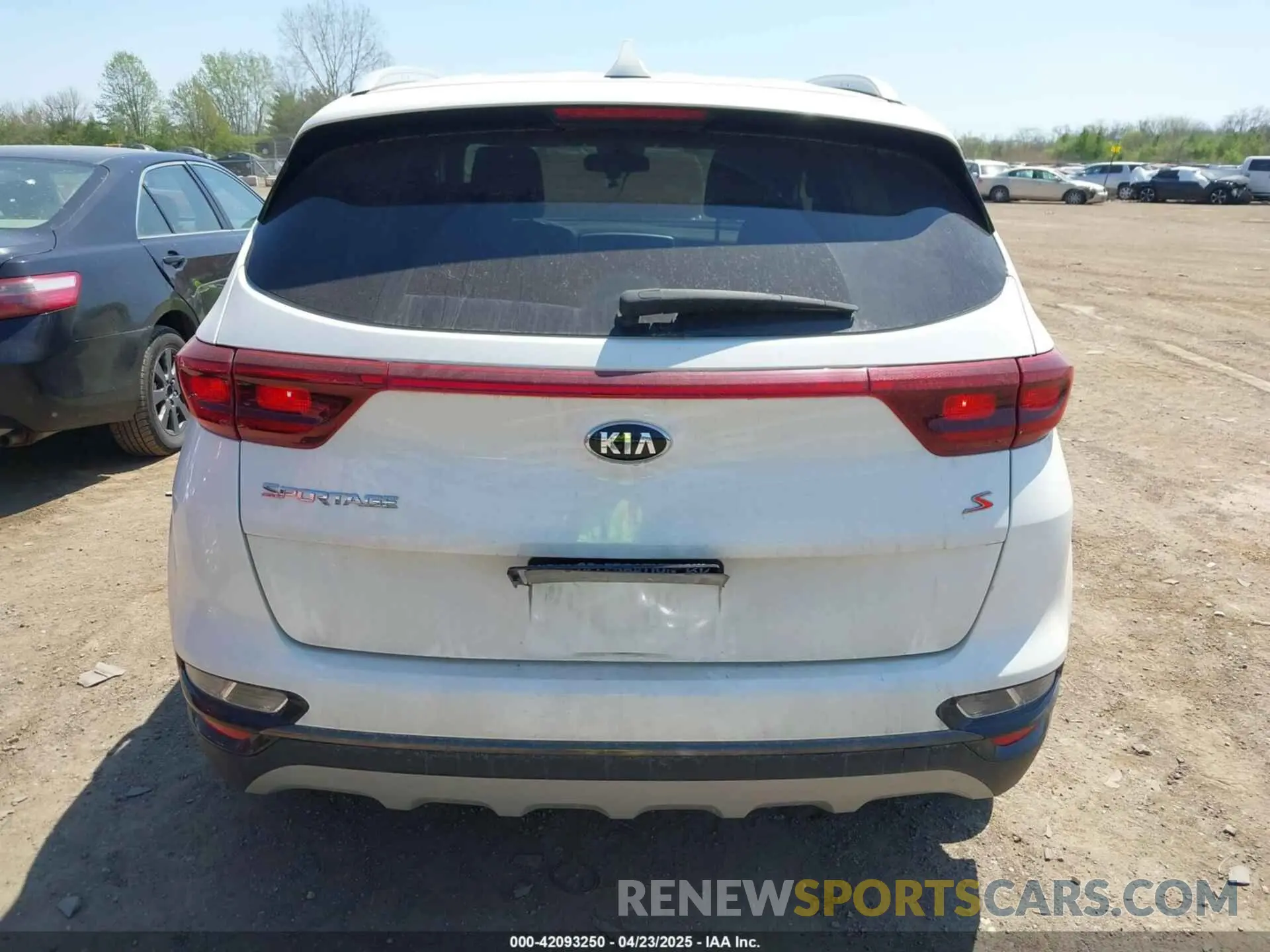16 Photograph of a damaged car KNDP63AC0L7742675 KIA SPORTAGE 2020