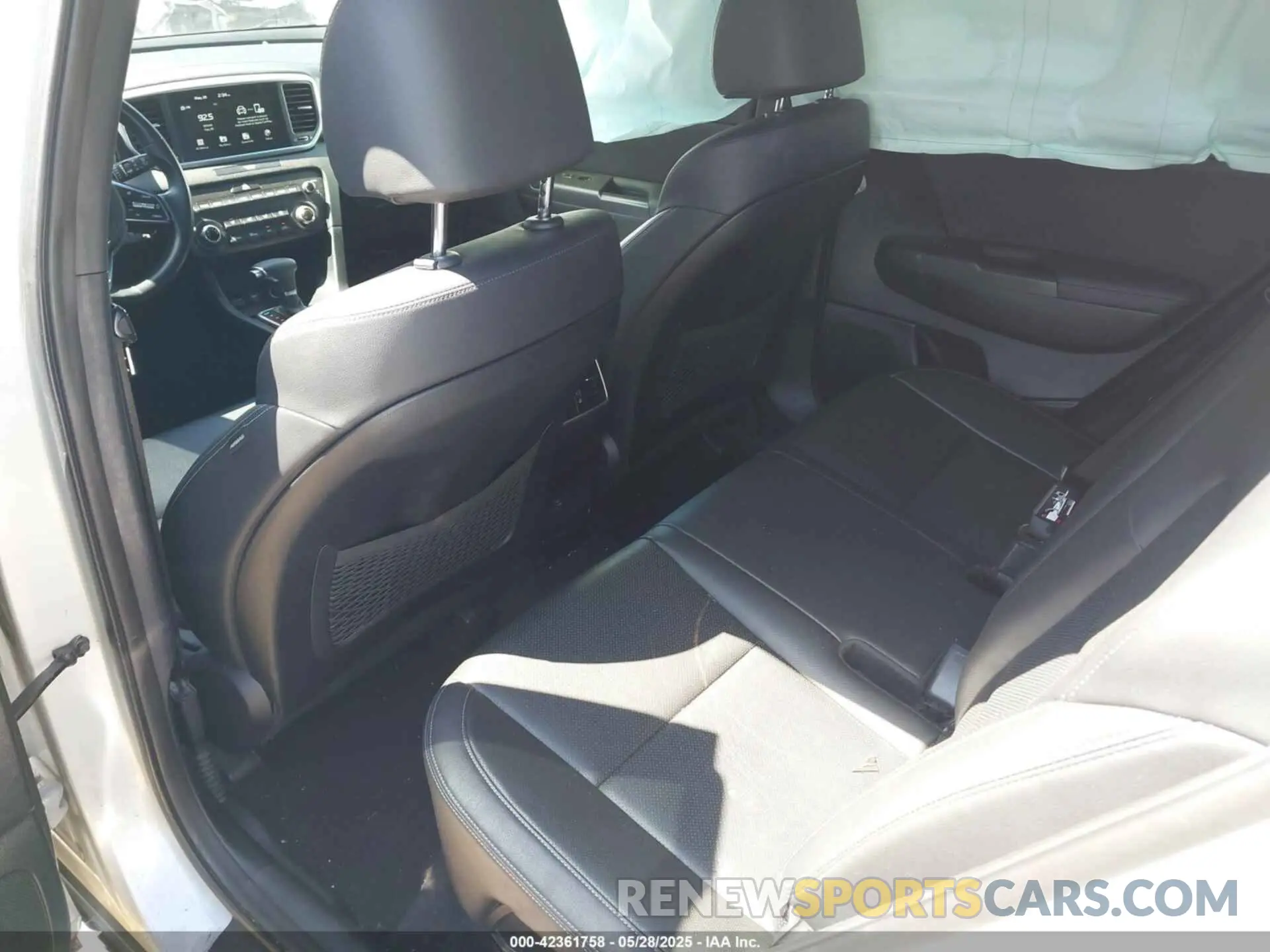 8 Photograph of a damaged car KNDP63AC1L7651768 KIA SPORTAGE 2020