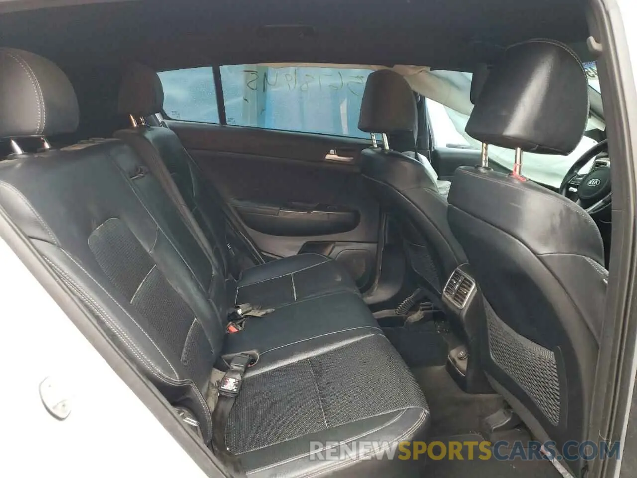 10 Photograph of a damaged car KNDP63AC1L7663919 KIA SPORTAGE 2020