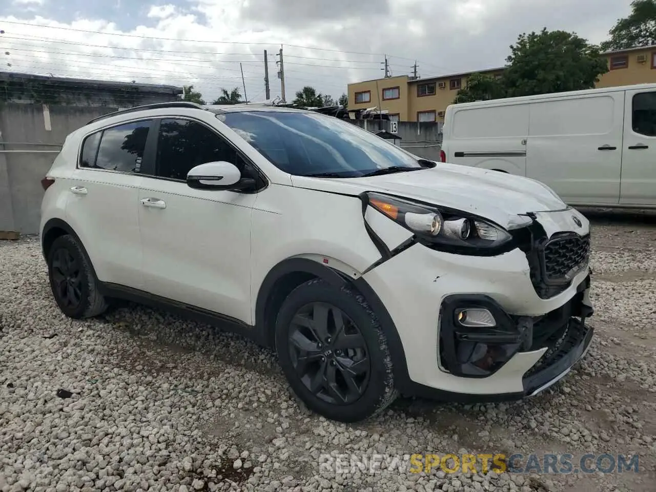 4 Photograph of a damaged car KNDP63AC2L7682656 KIA SPORTAGE 2020