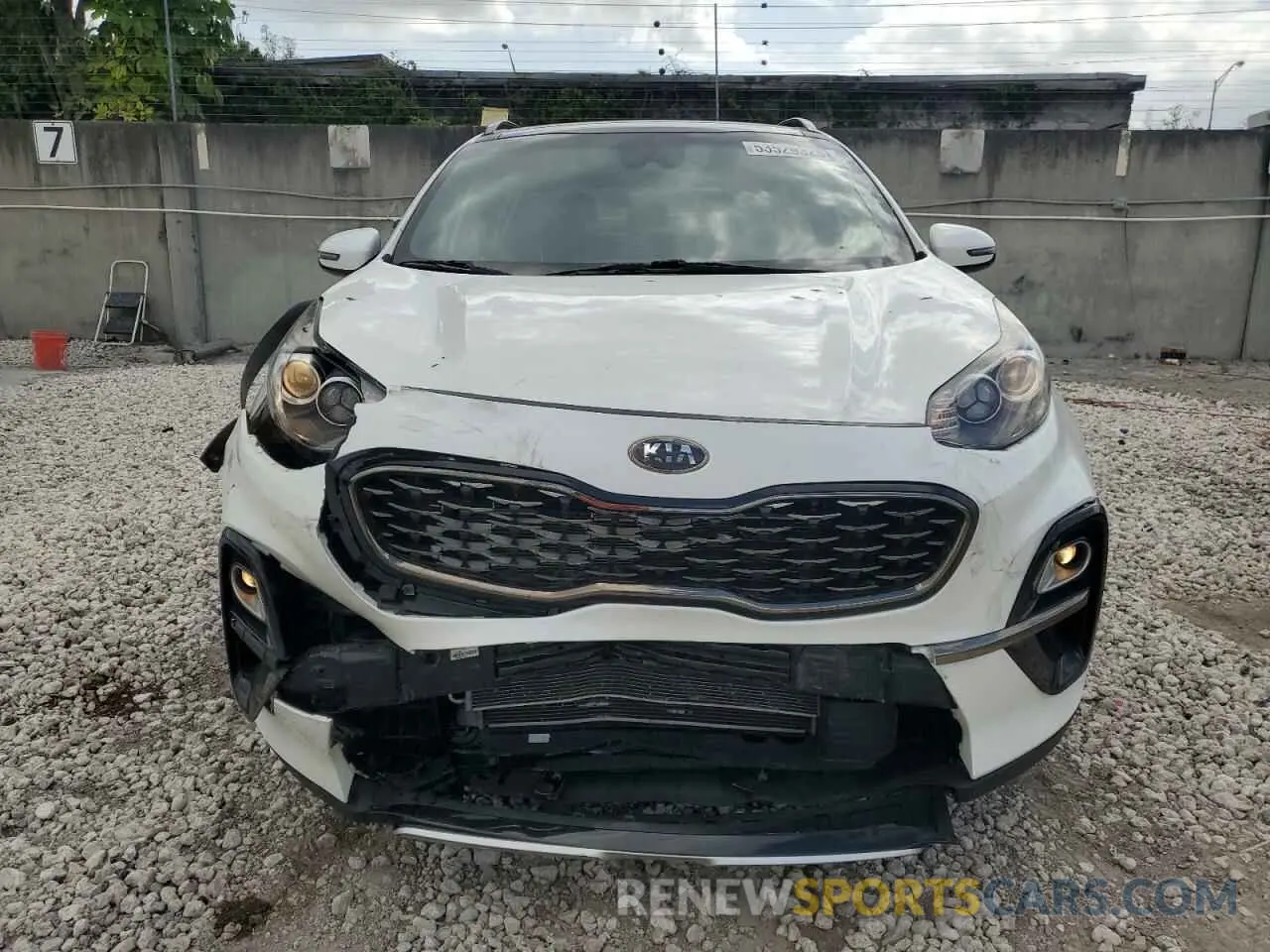5 Photograph of a damaged car KNDP63AC2L7682656 KIA SPORTAGE 2020