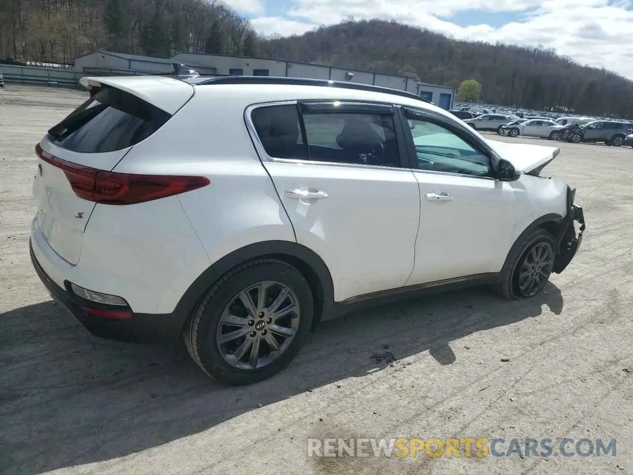3 Photograph of a damaged car KNDP63AC2L7743407 KIA SPORTAGE 2020