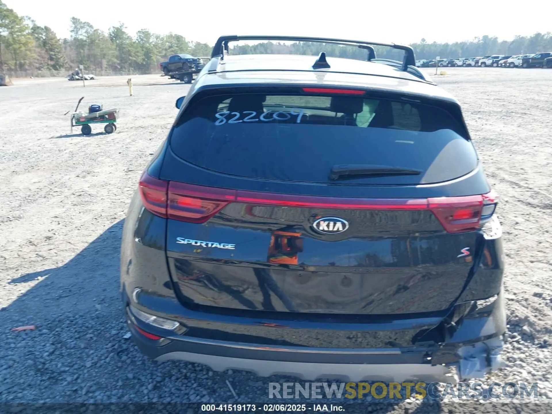 16 Photograph of a damaged car KNDP63AC2L7822009 KIA SPORTAGE 2020