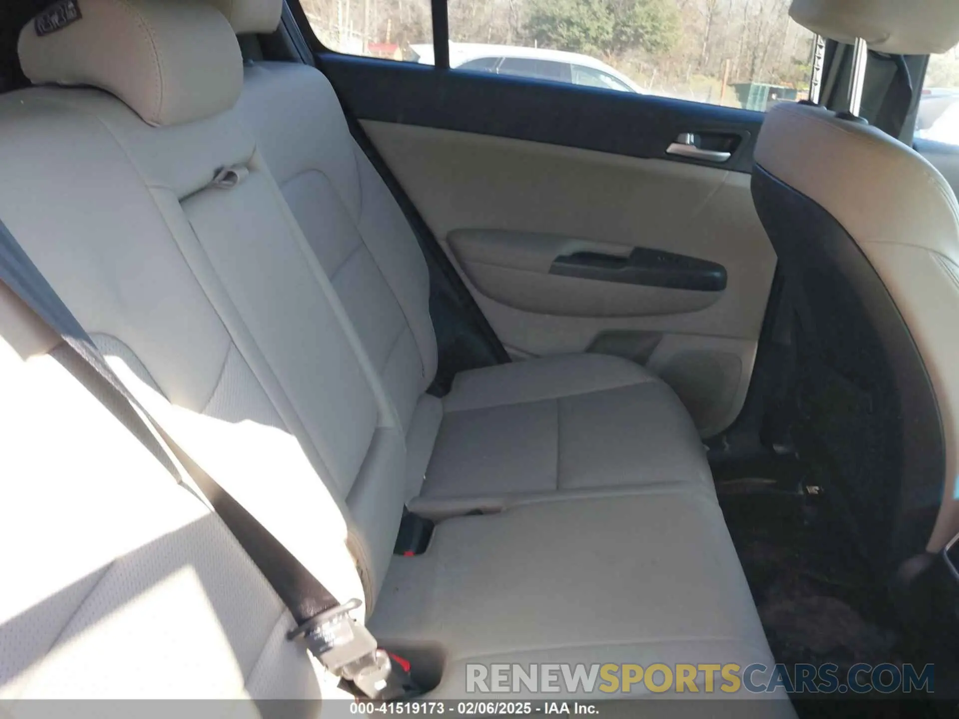 8 Photograph of a damaged car KNDP63AC2L7822009 KIA SPORTAGE 2020