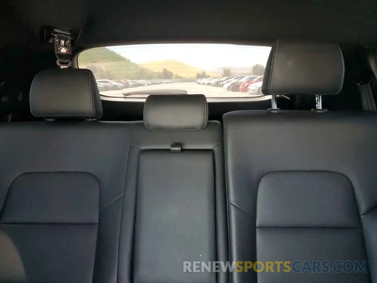 10 Photograph of a damaged car KNDP63AC3L7730567 KIA SPORTAGE 2020