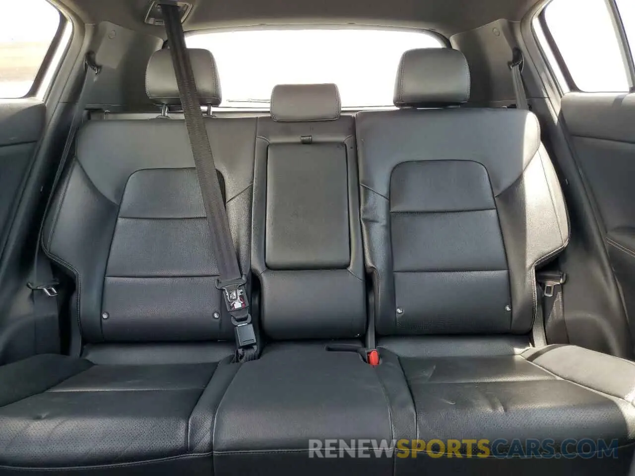 10 Photograph of a damaged car KNDP63AC4L7655989 KIA SPORTAGE 2020