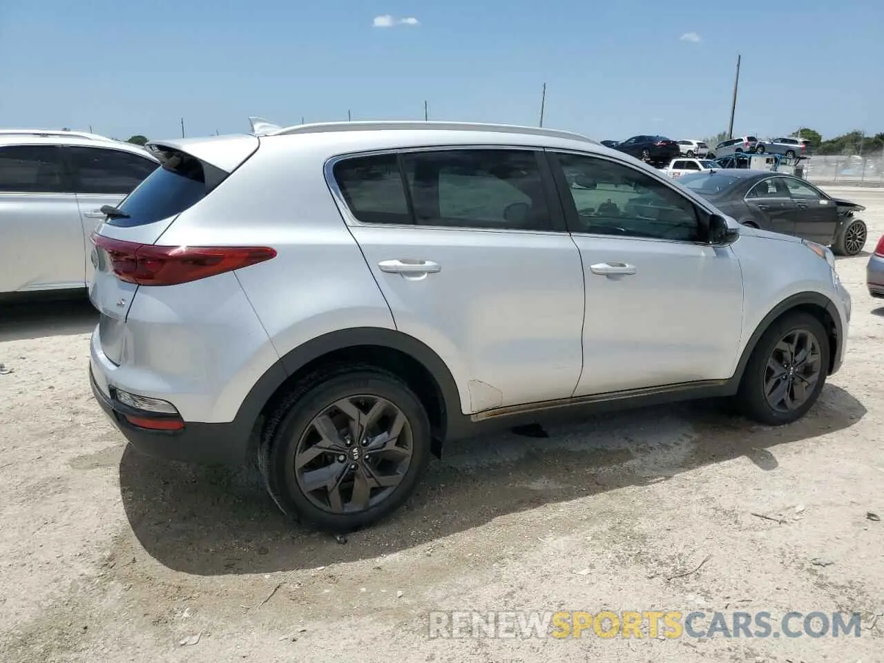 3 Photograph of a damaged car KNDP63AC4L7655989 KIA SPORTAGE 2020