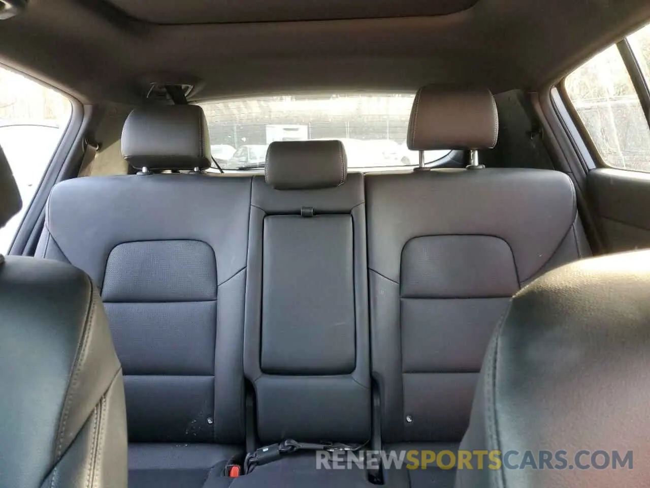 10 Photograph of a damaged car KNDP63AC4L7785304 KIA SPORTAGE 2020