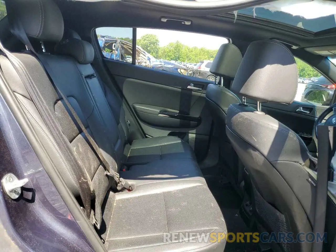 11 Photograph of a damaged car KNDP63AC4L7813103 KIA SPORTAGE 2020