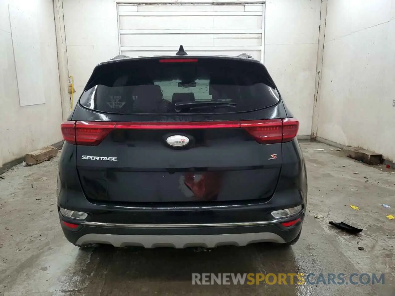 6 Photograph of a damaged car KNDP63AC5L7650848 KIA SPORTAGE 2020
