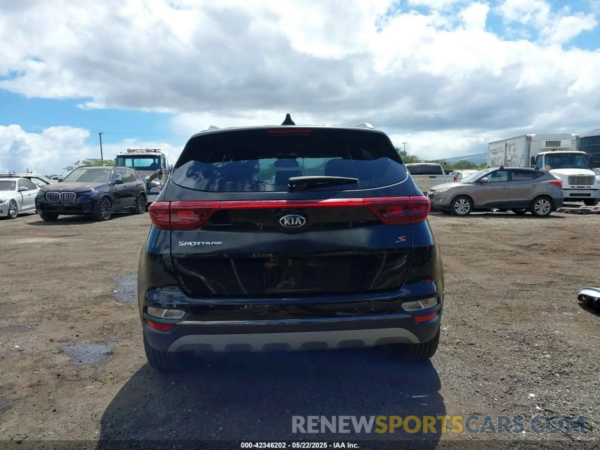 17 Photograph of a damaged car KNDP63AC6L7656657 KIA SPORTAGE 2020