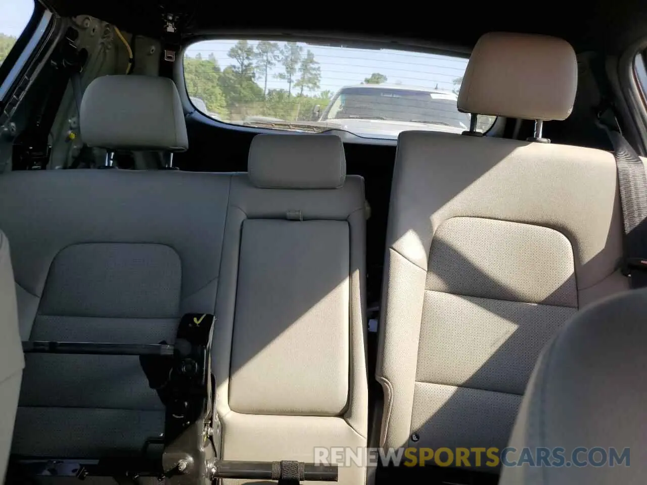 10 Photograph of a damaged car KNDP63AC7L7676321 KIA SPORTAGE 2020