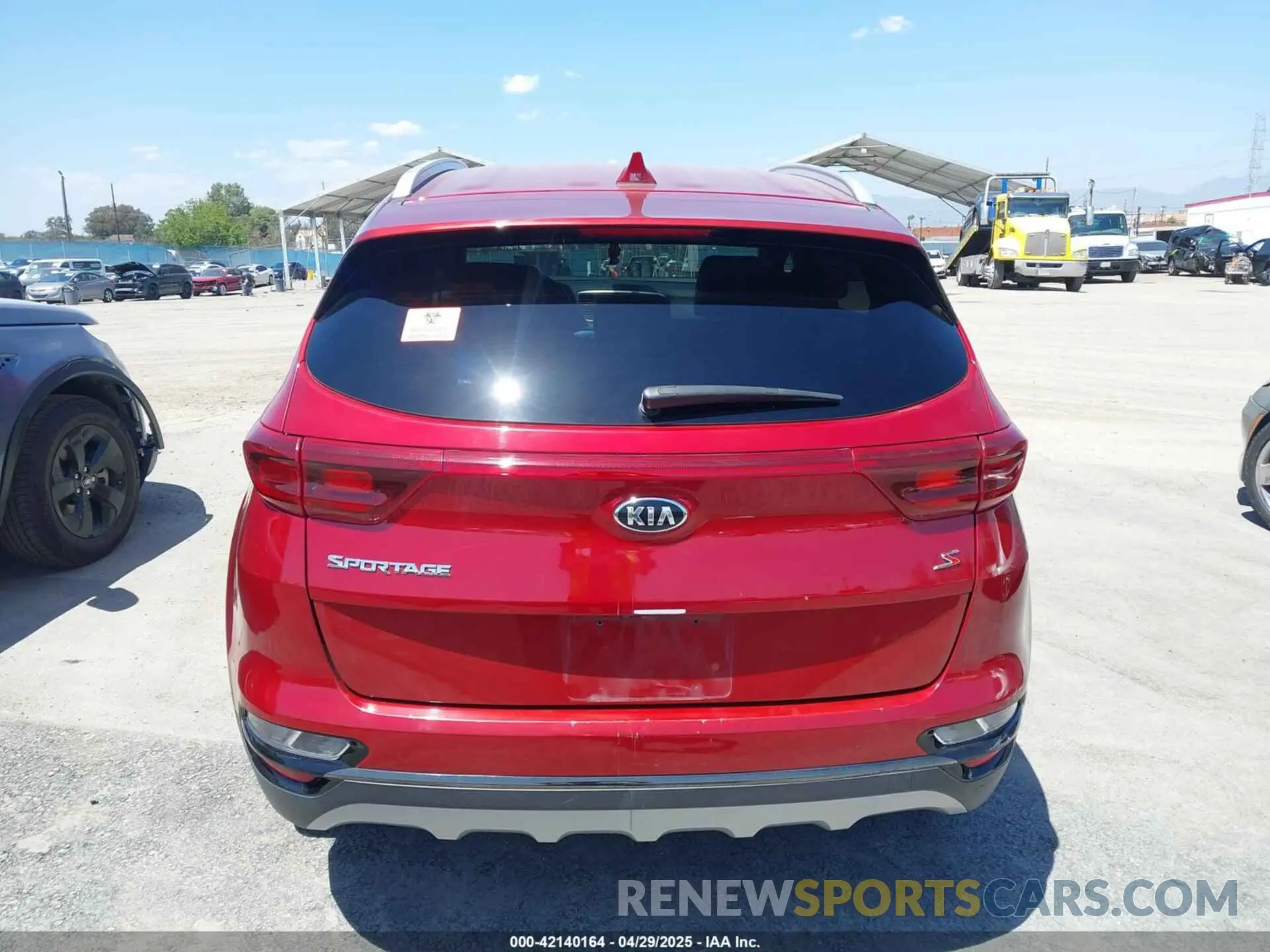 16 Photograph of a damaged car KNDP63AC8L7695573 KIA SPORTAGE 2020
