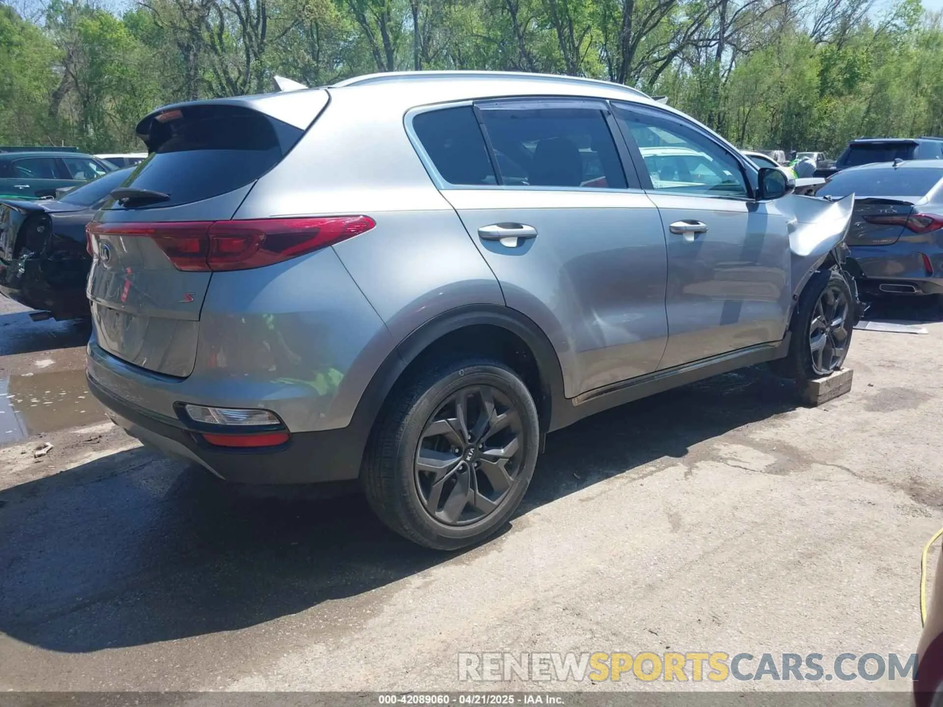 4 Photograph of a damaged car KNDP63AC8L7789078 KIA SPORTAGE 2020