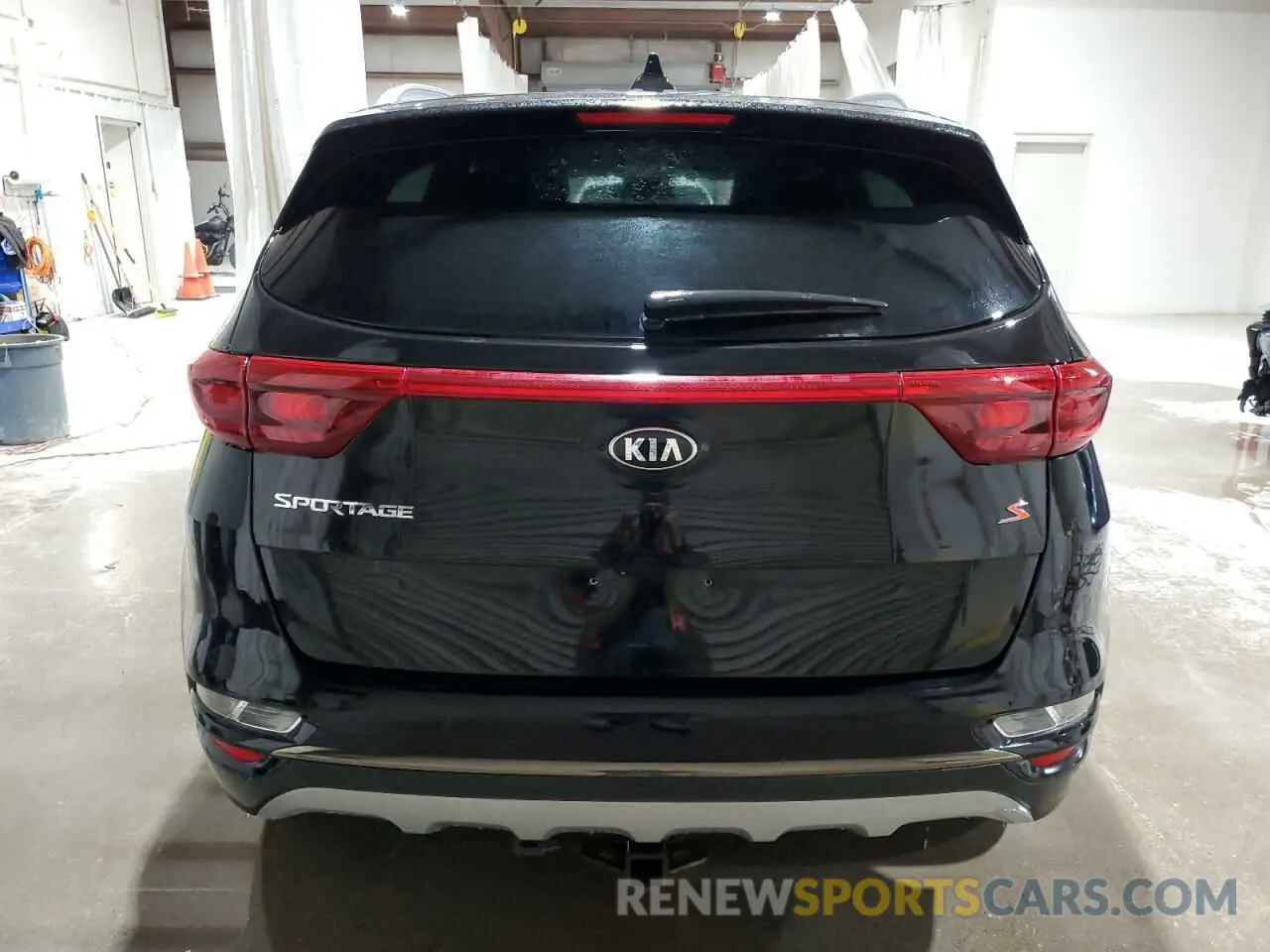 6 Photograph of a damaged car KNDP63AC9L7647287 KIA SPORTAGE 2020