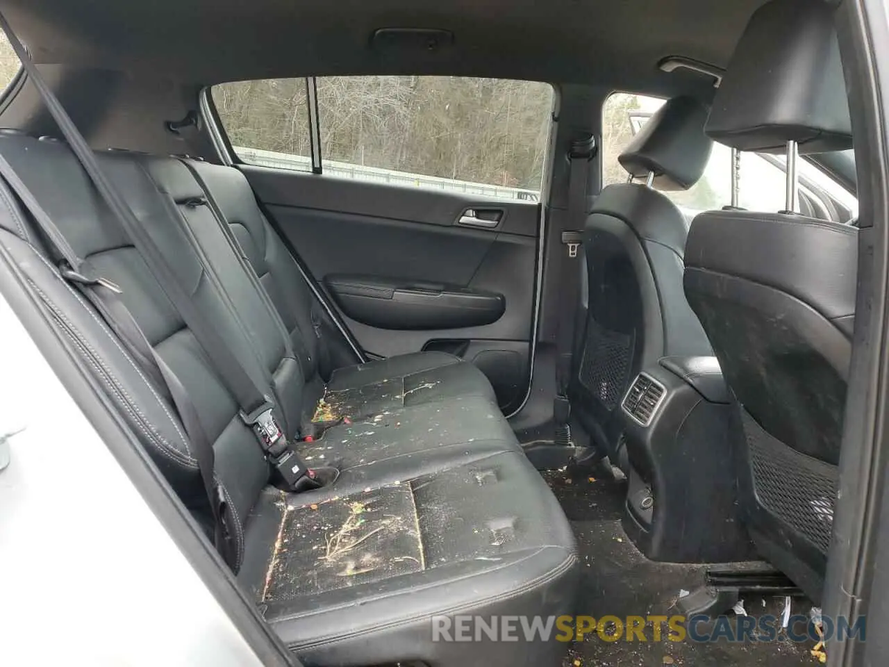 11 Photograph of a damaged car KNDP63ACXL7793066 KIA SPORTAGE 2020